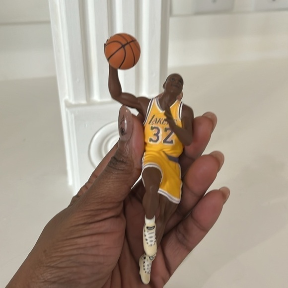 EUC Hallmark Magic Johnson 1997 Ornament & Trading Card - Picture 6 of 10